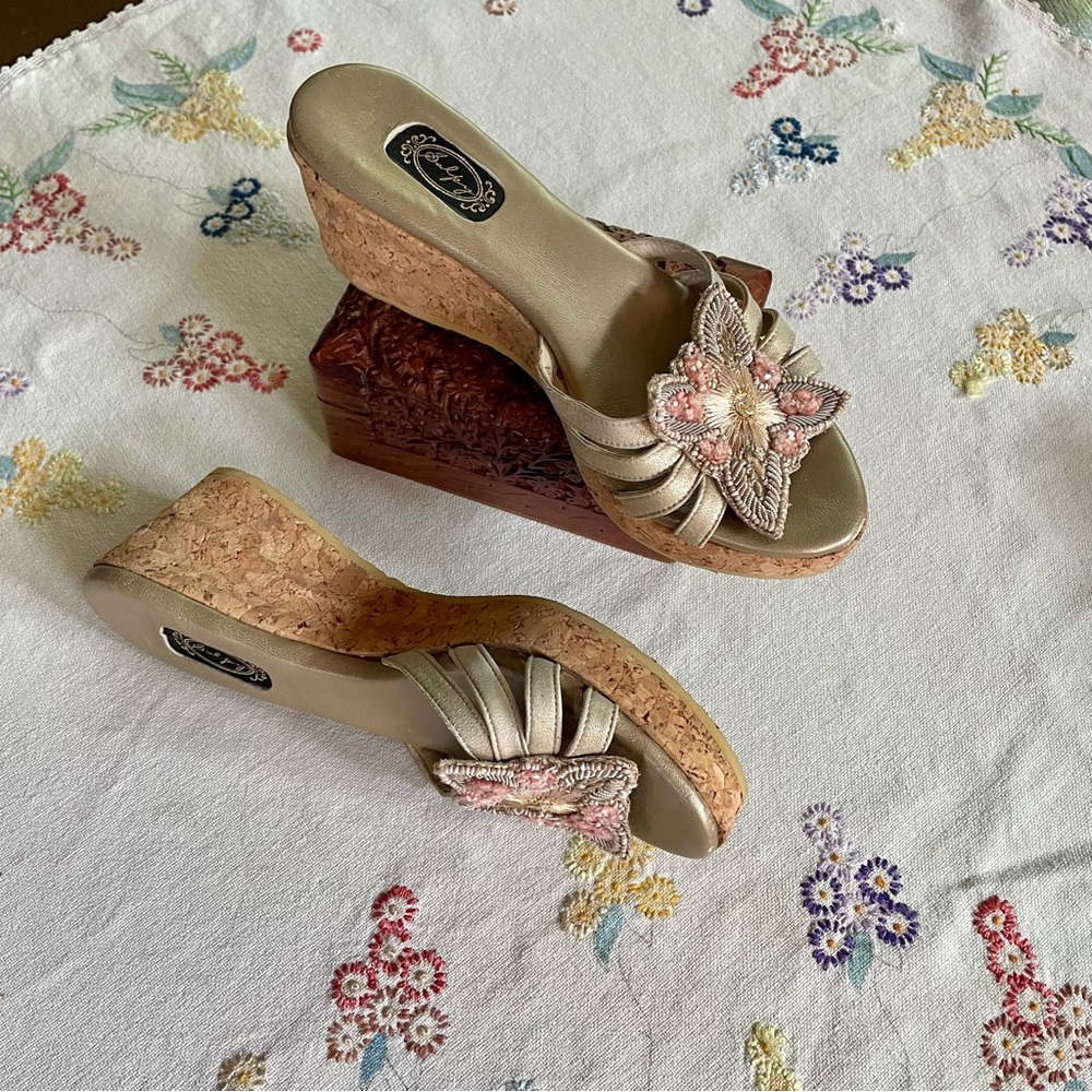 Salpy Handmade Leather w/ Cork Wedge Sandal. Beaded Detailing. Size 9 - Picture 4 of 15